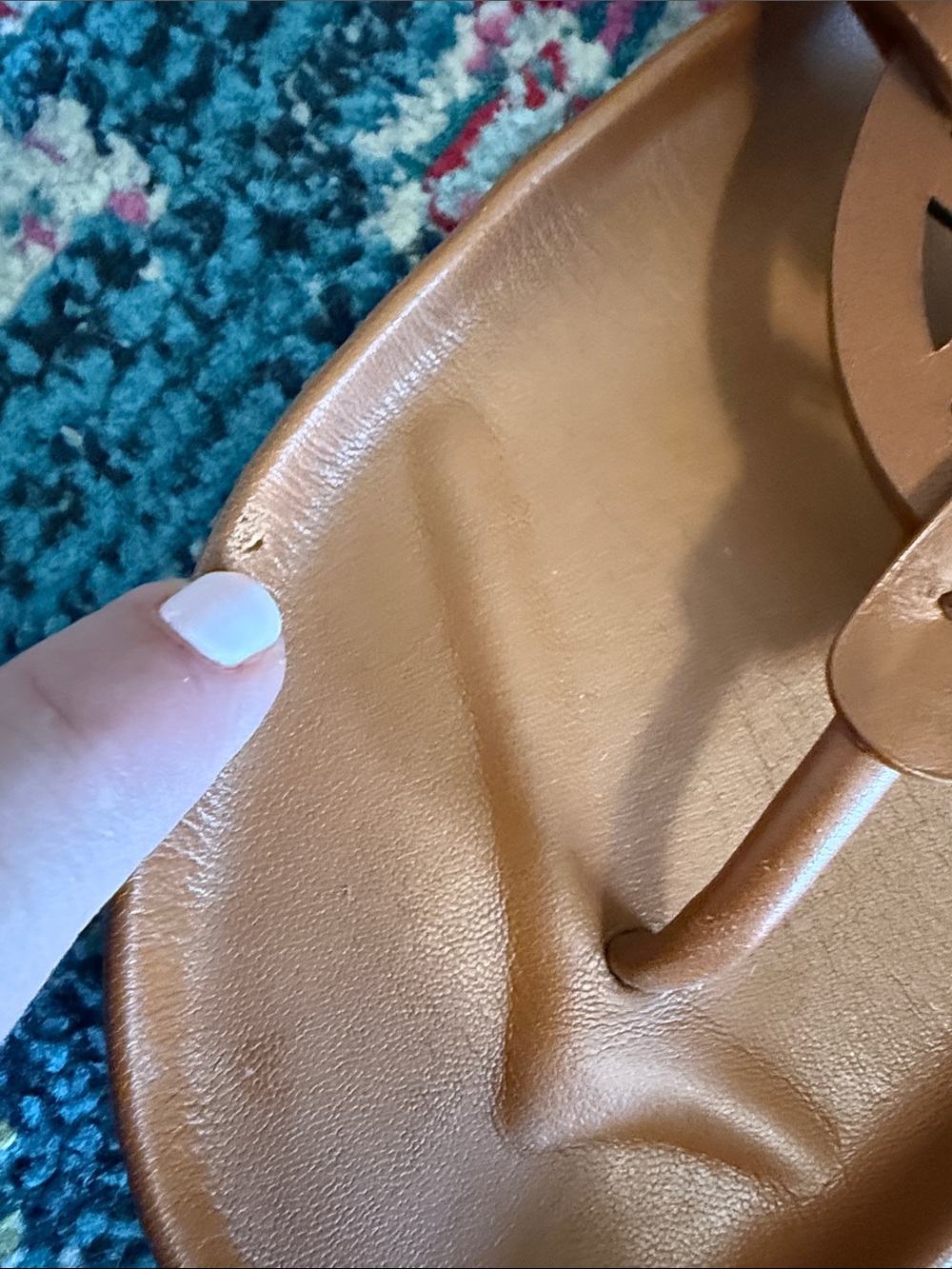 Tory Burch Cognac Leather Circle-Logo Thong Sandals - Picture 4 of 7